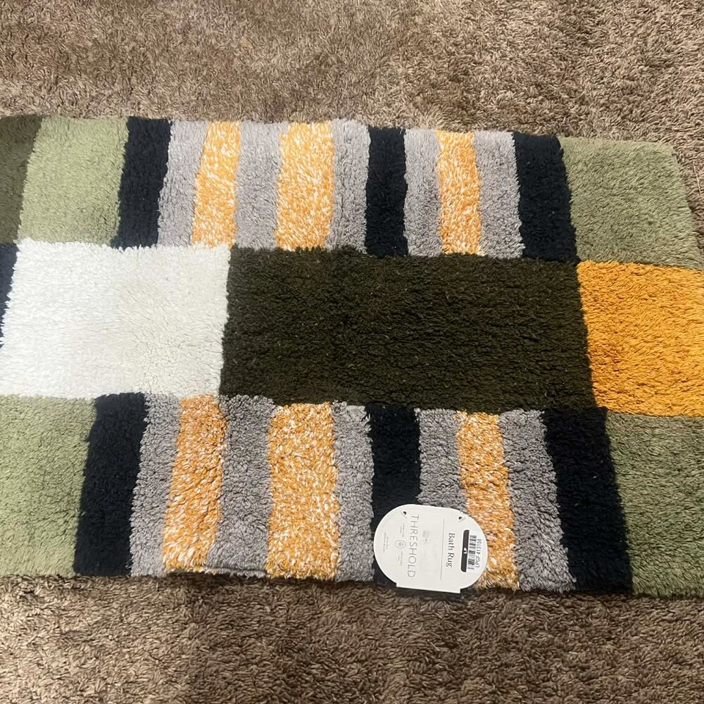 Brand New with Tags 20"x32" Modern Colorblock Tufted Bath Rug - Threshold. - Picture 2 of 3